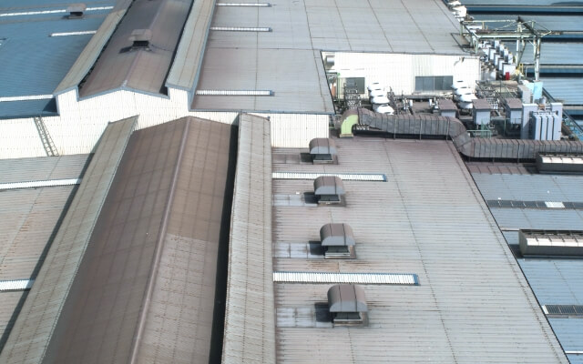 工場の屋根の写真